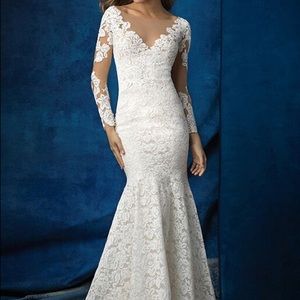 NEW Allure Bridal Gown 9377